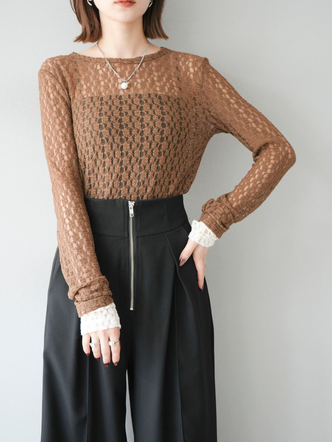 [予約]袖配色カットレーストップス/ブラウン