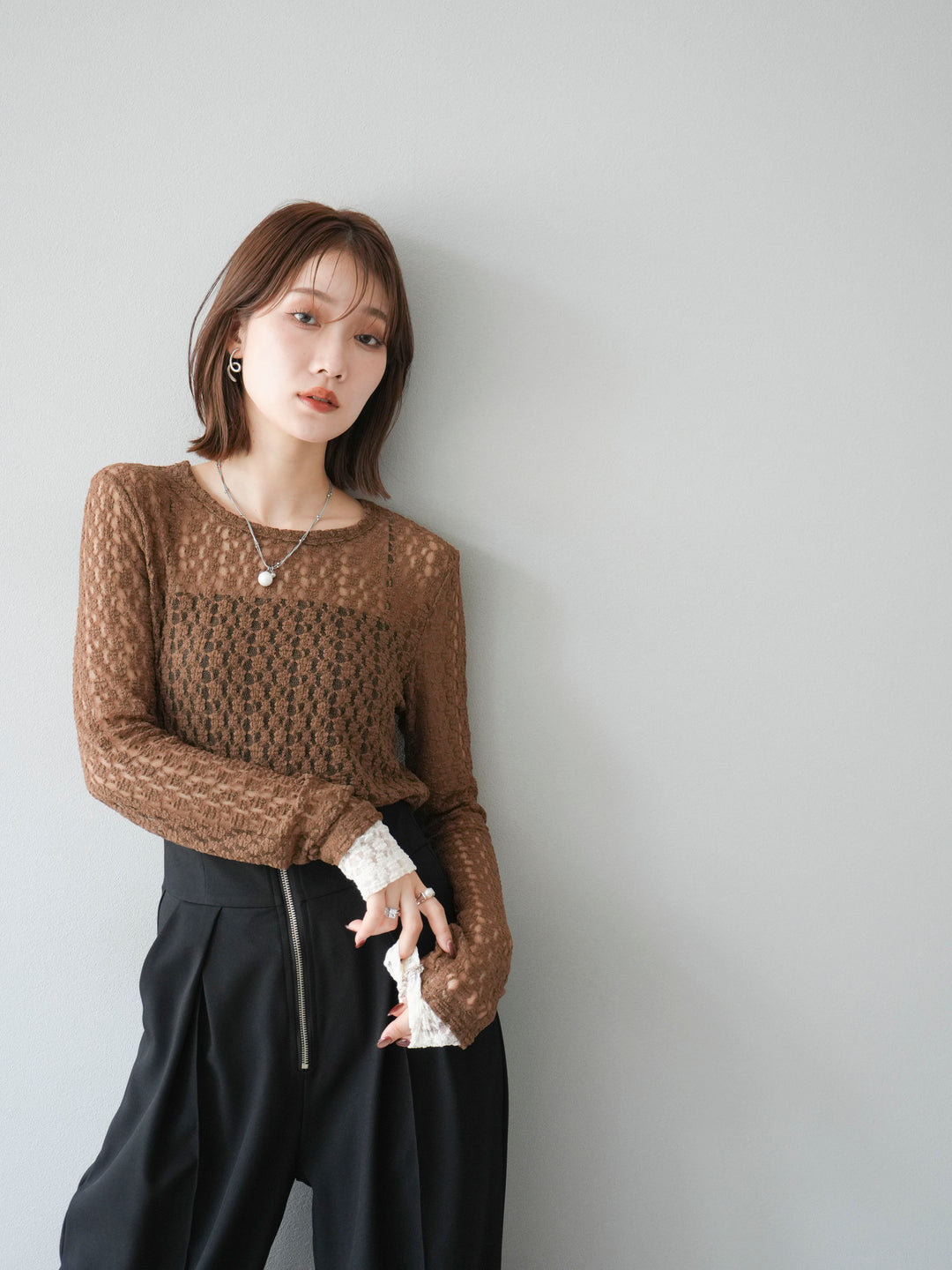 [予約]袖配色カットレーストップス/ブラウン