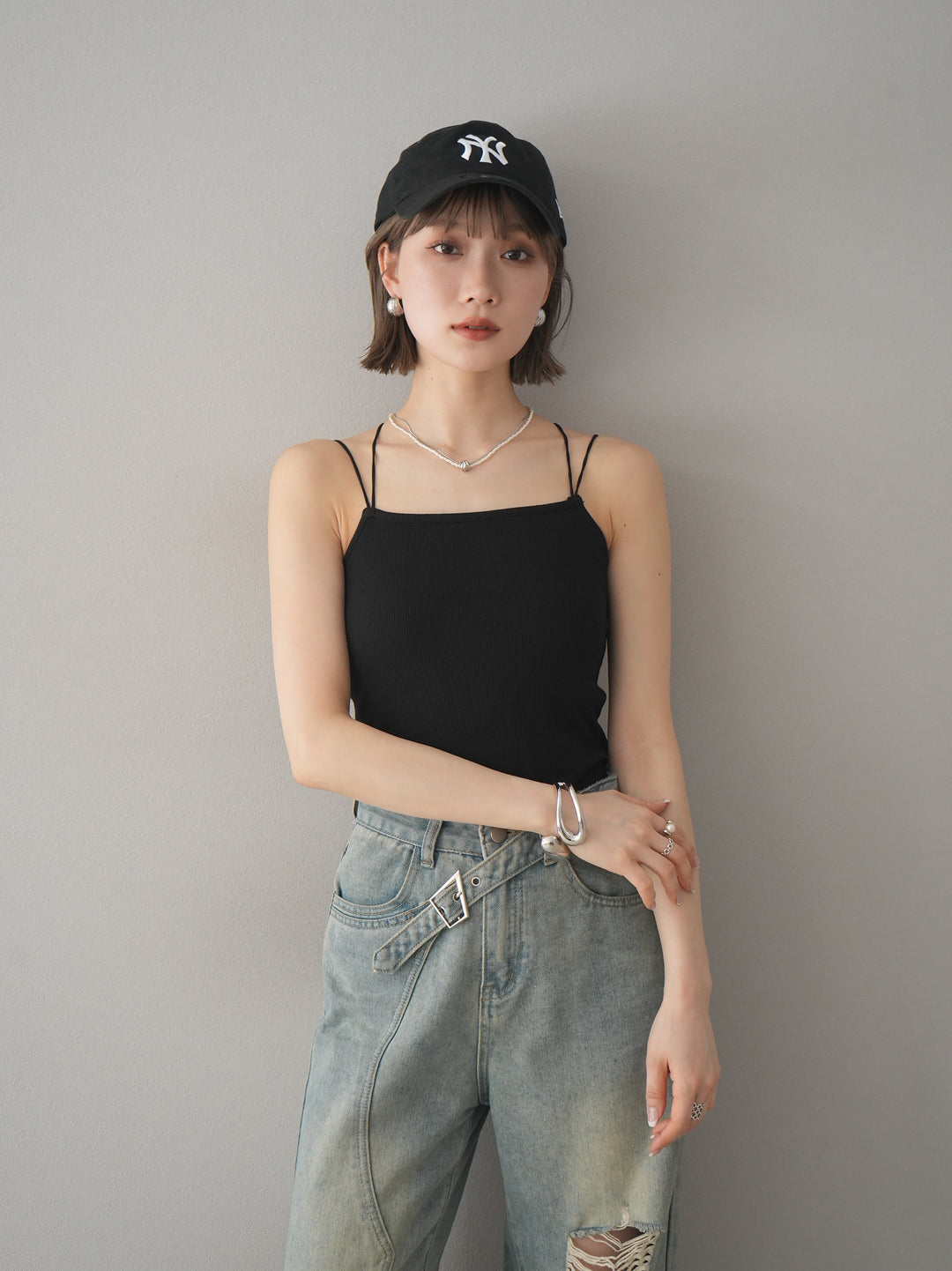 【預購】後背交叉罩杯背心/黑色