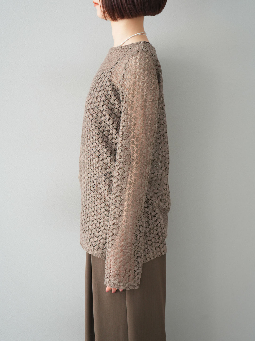 【預購】鏤空上衣/褐色