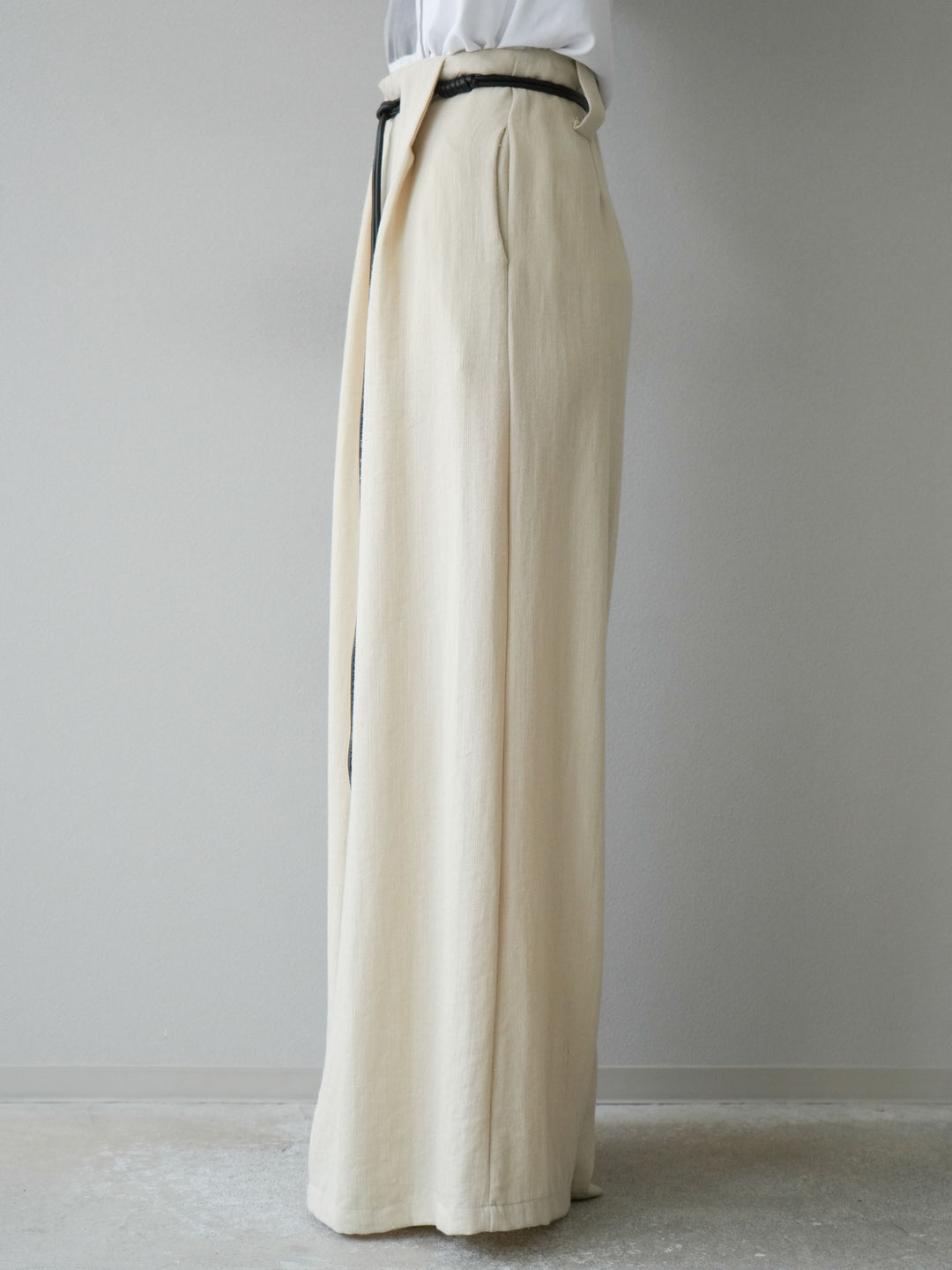 【預購】繩紋設計腰帶亞麻觸感寬褲/米色