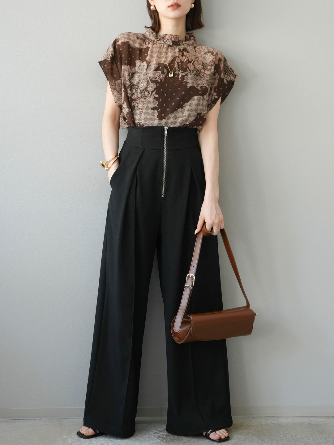 [予約]フラワーパターンフレンチスリーブブラウス/ブラウン