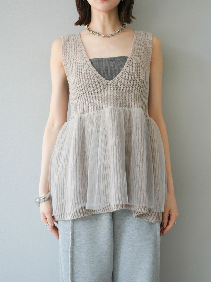 [予約]チュールレイヤードペプラムニットベスト/グレージュ