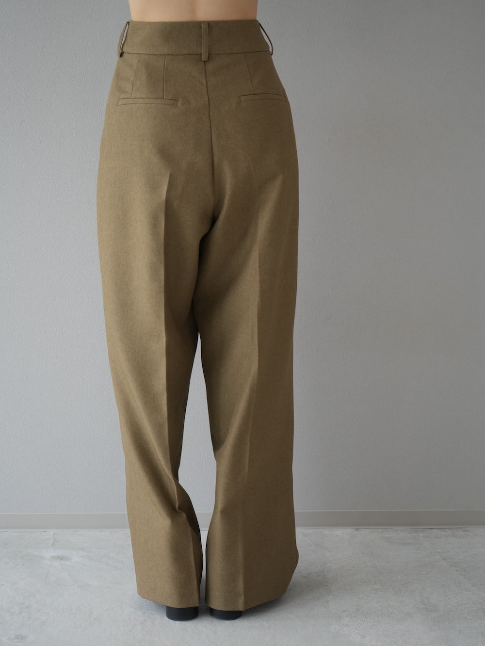 [予約]double tuck wide pants / beige