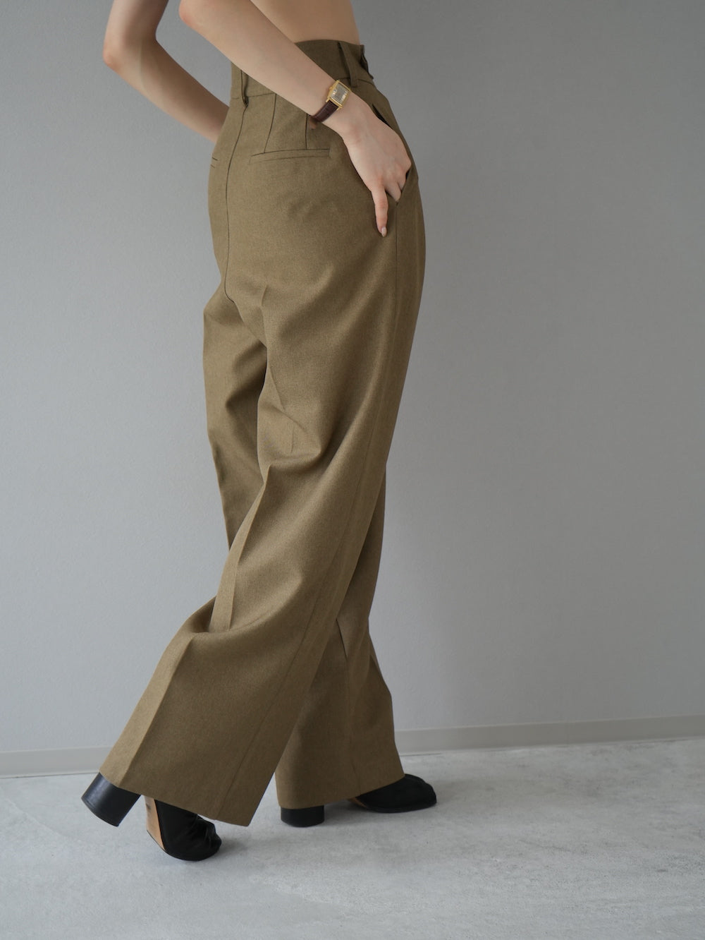 [予約]double tuck wide pants / beige