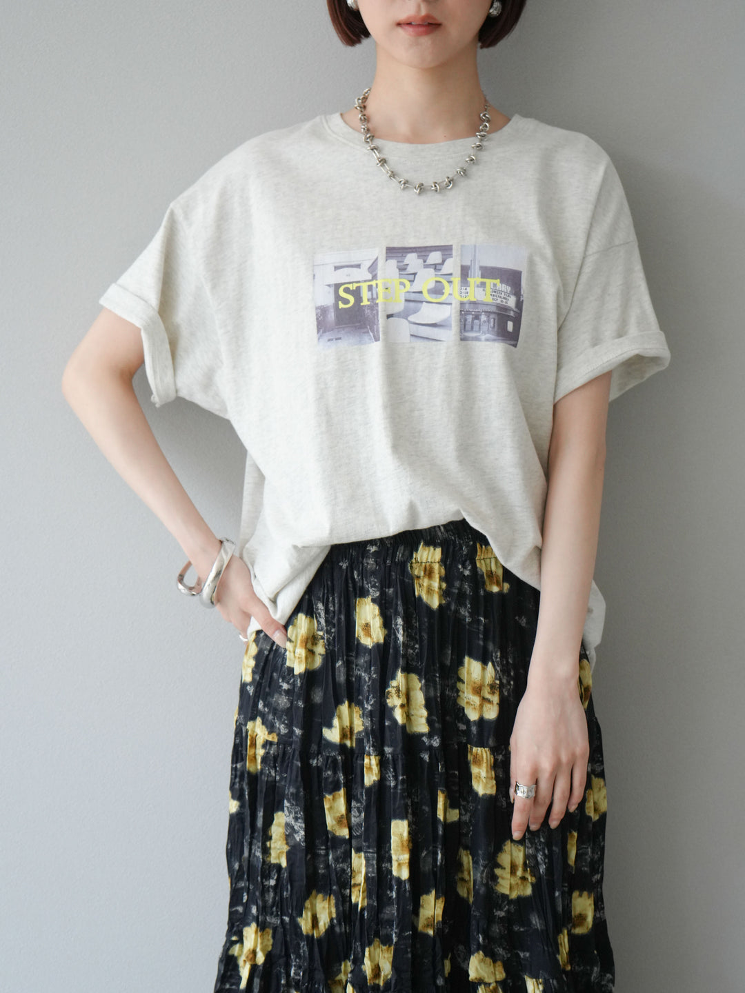 [SET]ネオンロゴコラージュフォトプリントオーバーTシャツ+選べるアクセセット(2set)
