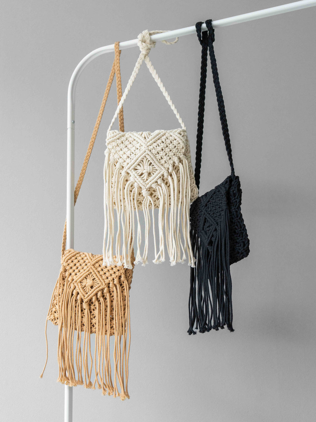 [予約]マクラメフリンジショルダーミニバッグ/アイボリー