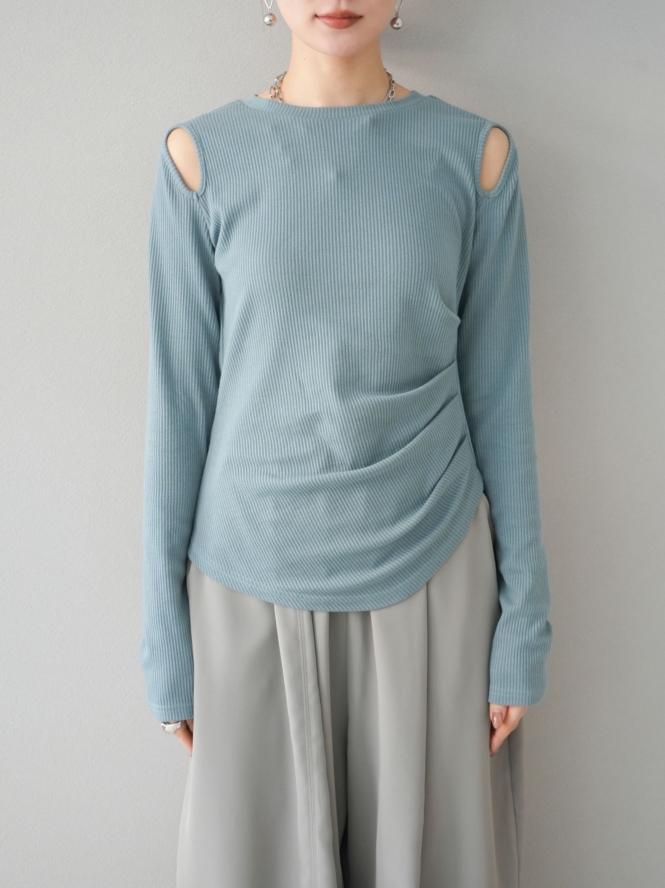 予約]ウエストタックショルダーデザインカットリブトップス/サックス