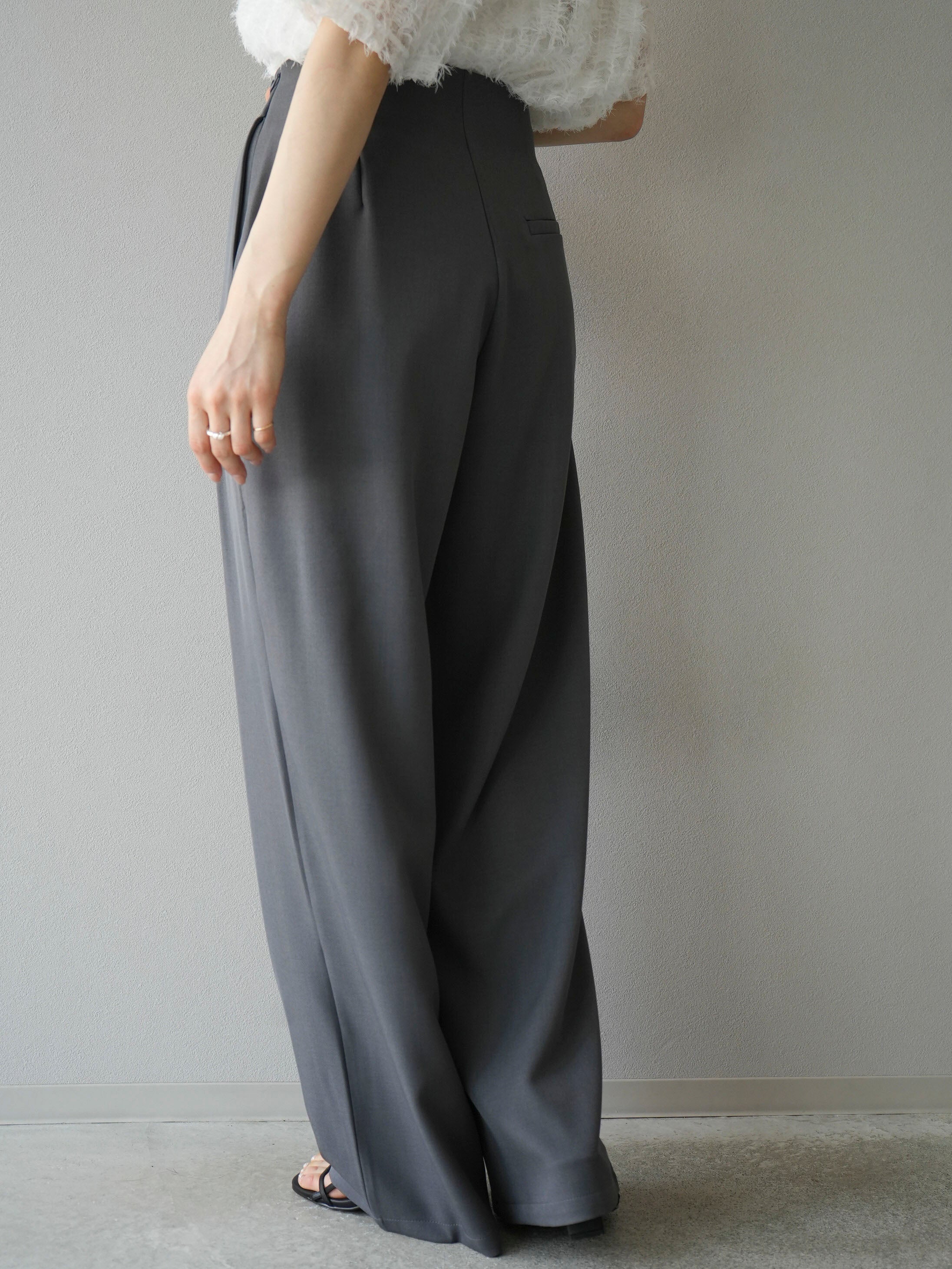 Toga archives フロントジップスラックス Toga archives フロントジップスラックス