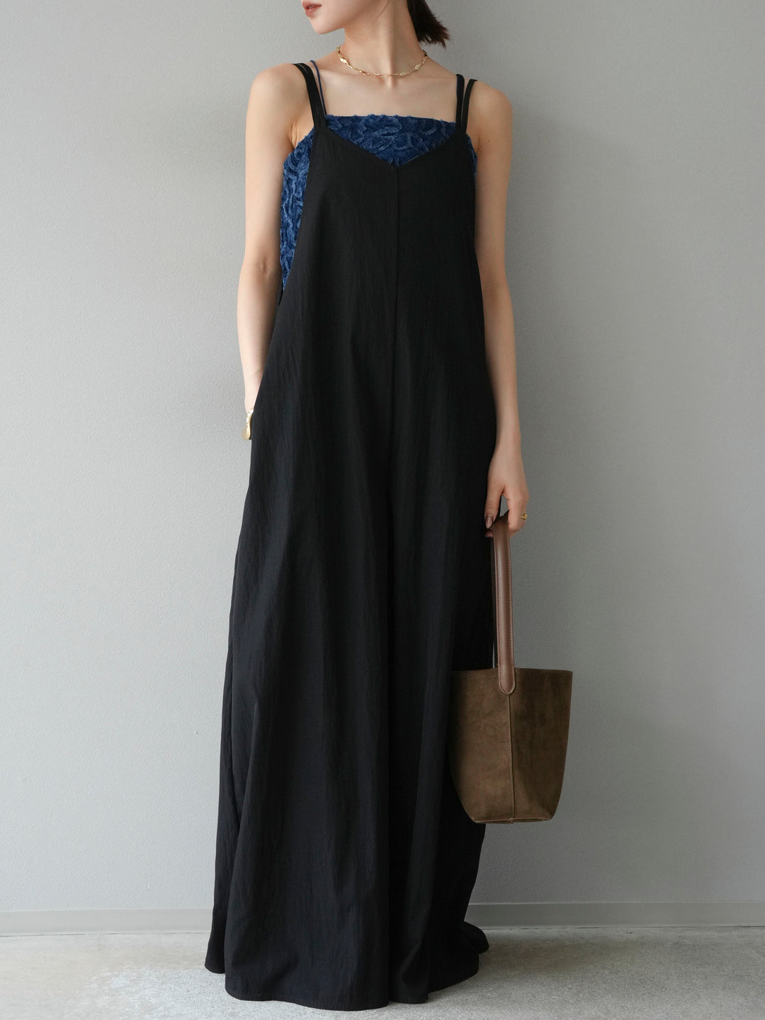 [予約]レーヨンVネックサロペット/ブラック