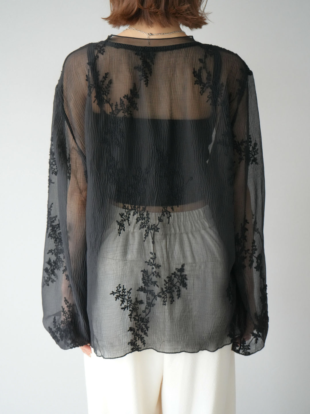 [予約]刺繍シアープルオーバー/ブラック