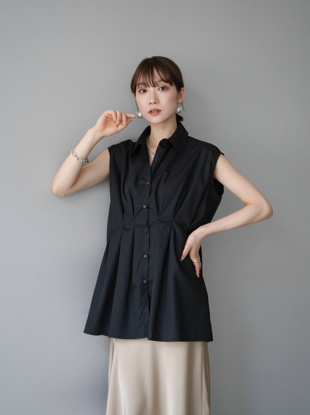 [Pre-order] Broad waist tuck sleeveless blouse/black