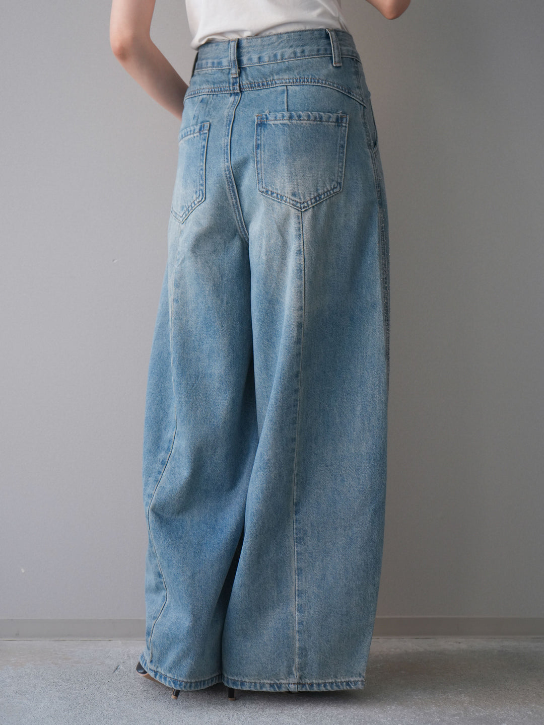 [予約]フロントビジューカーブデニムパンツ/lightblue
