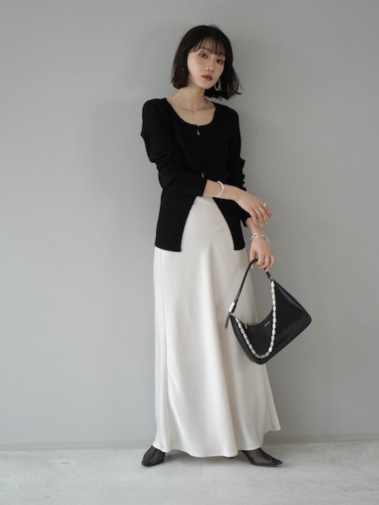 予約]satin flare skirt / white – Lumier