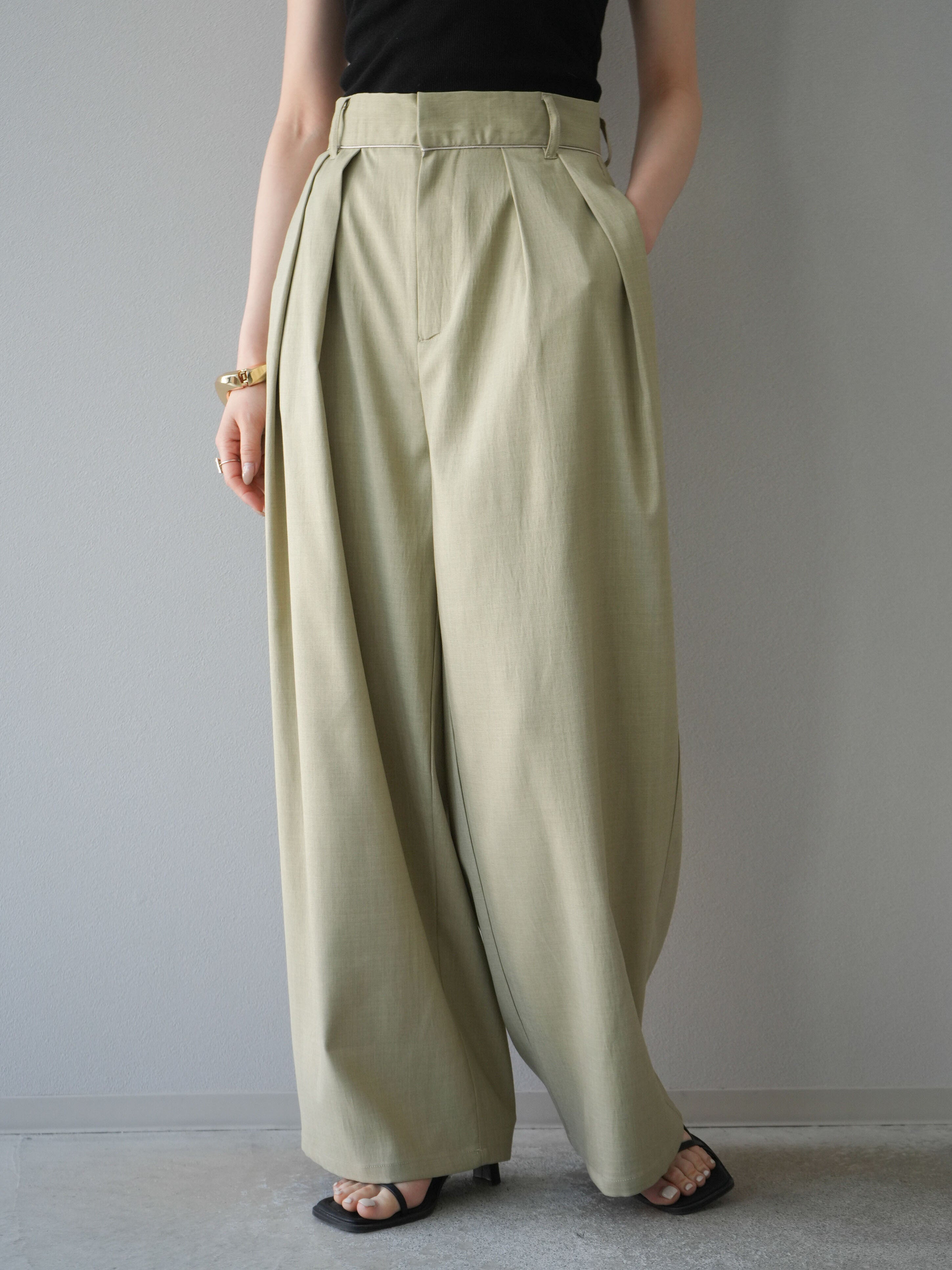 予約]ヘザーエステルタックワイドパンツ/ベージュ – Lumier
