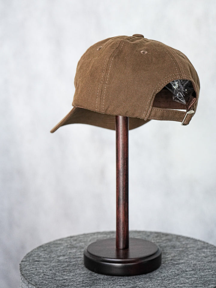 [予約]NEW MIRRORロゴ刺繍CAP/ブラウン