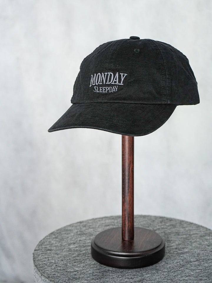 [予約]MONDAYロゴ刺繍CAP/ブラック