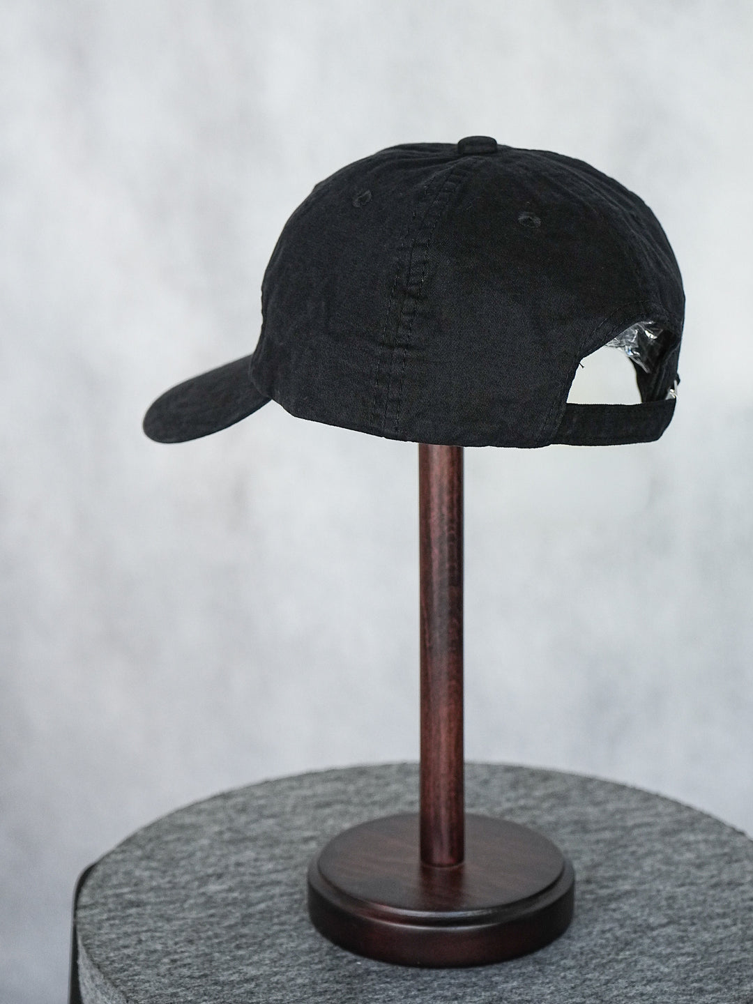 [予約]MONDAYロゴ刺繍CAP/ブラック