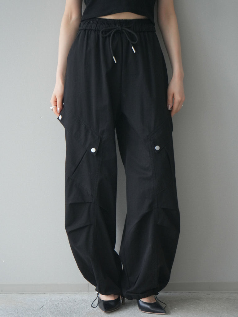 新品未使用 CYNICAL メッシュカーゴパンツ　ブラック 予約]タックデザイン裾ドロストカーゴパンツ/black – Lumier
