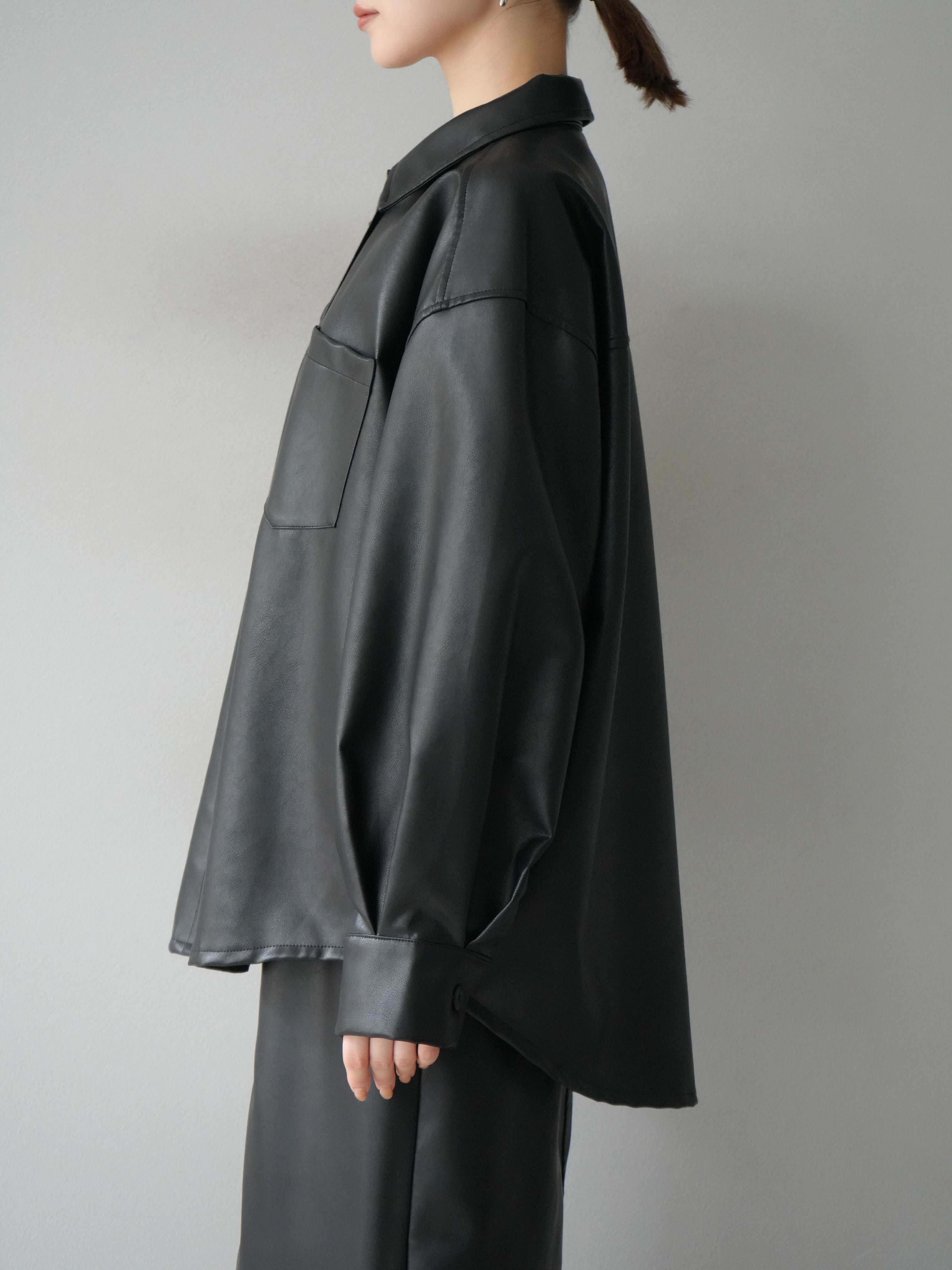 予約]フェイクレザーシャツ/ブラック – Lumier