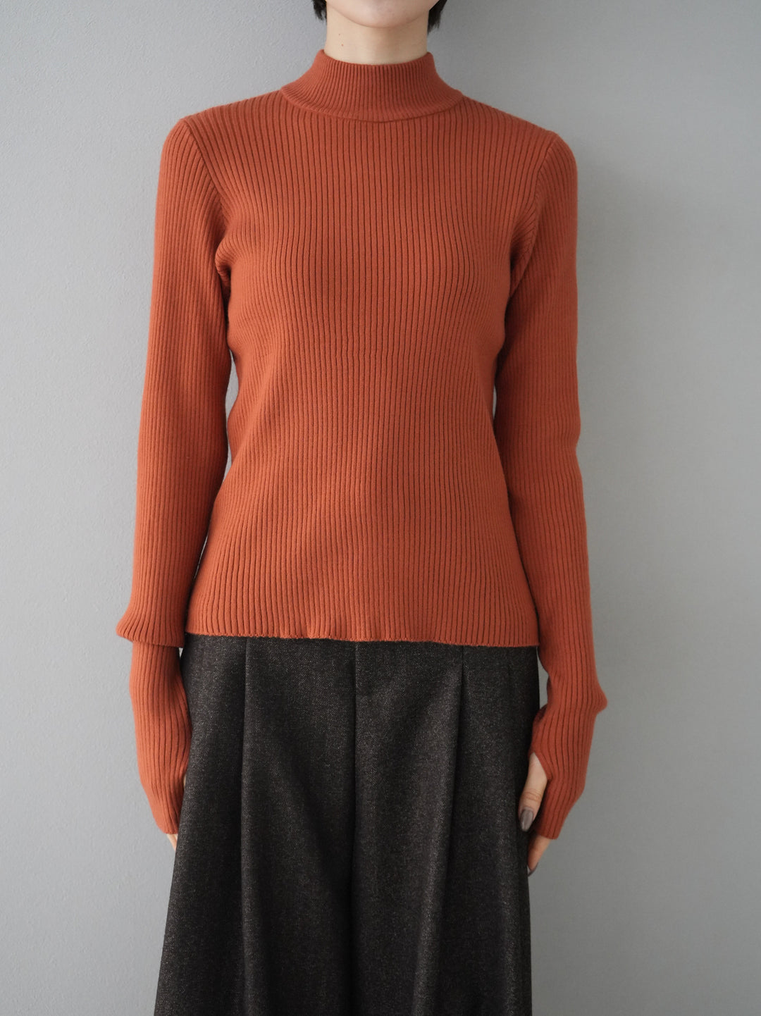 [Pre-order] Thumbhole bottleneck ribbed knit top/orange