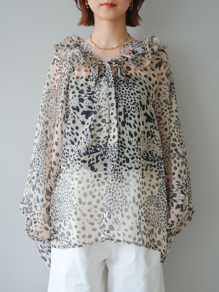 [予約]ラッフルネックシアーブラウス/leopard