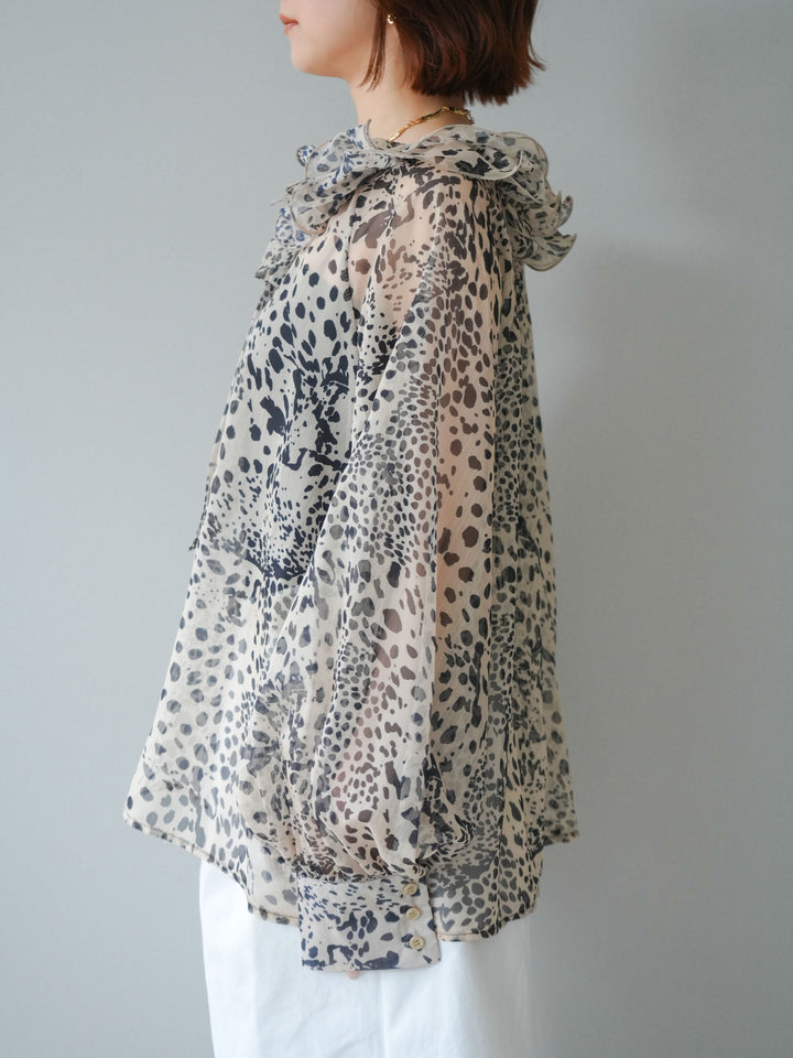 [予約]ラッフルネックシアーブラウス/leopard