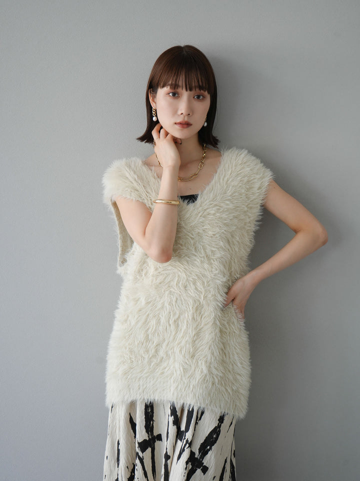 [予約]Vネックシャギールーズベスト/アイボリー