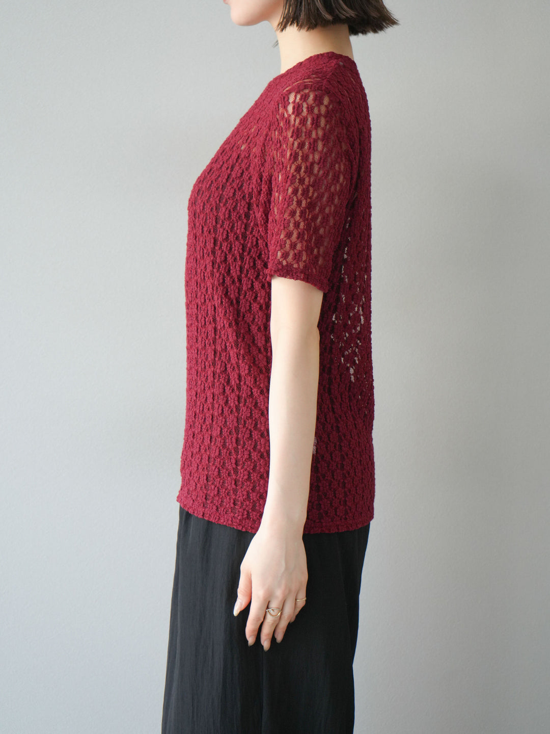 【預購】剪裁蕾絲T卹/波爾多紅