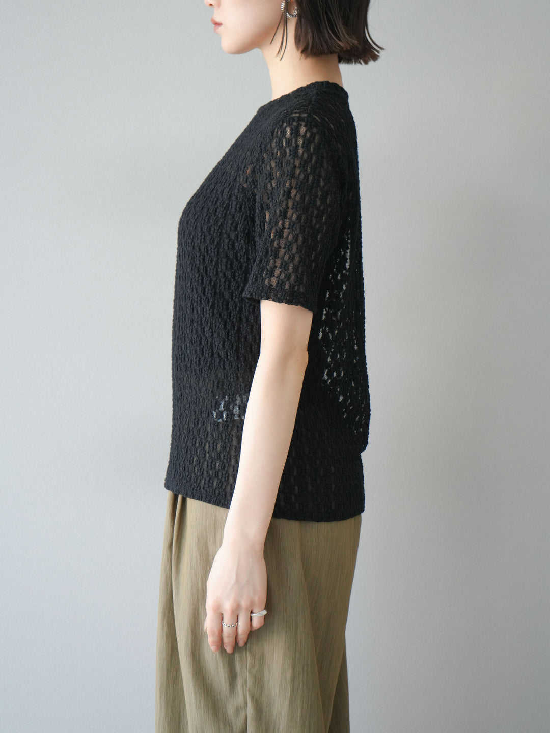 【預購】剪裁蕾絲T卹/黑色