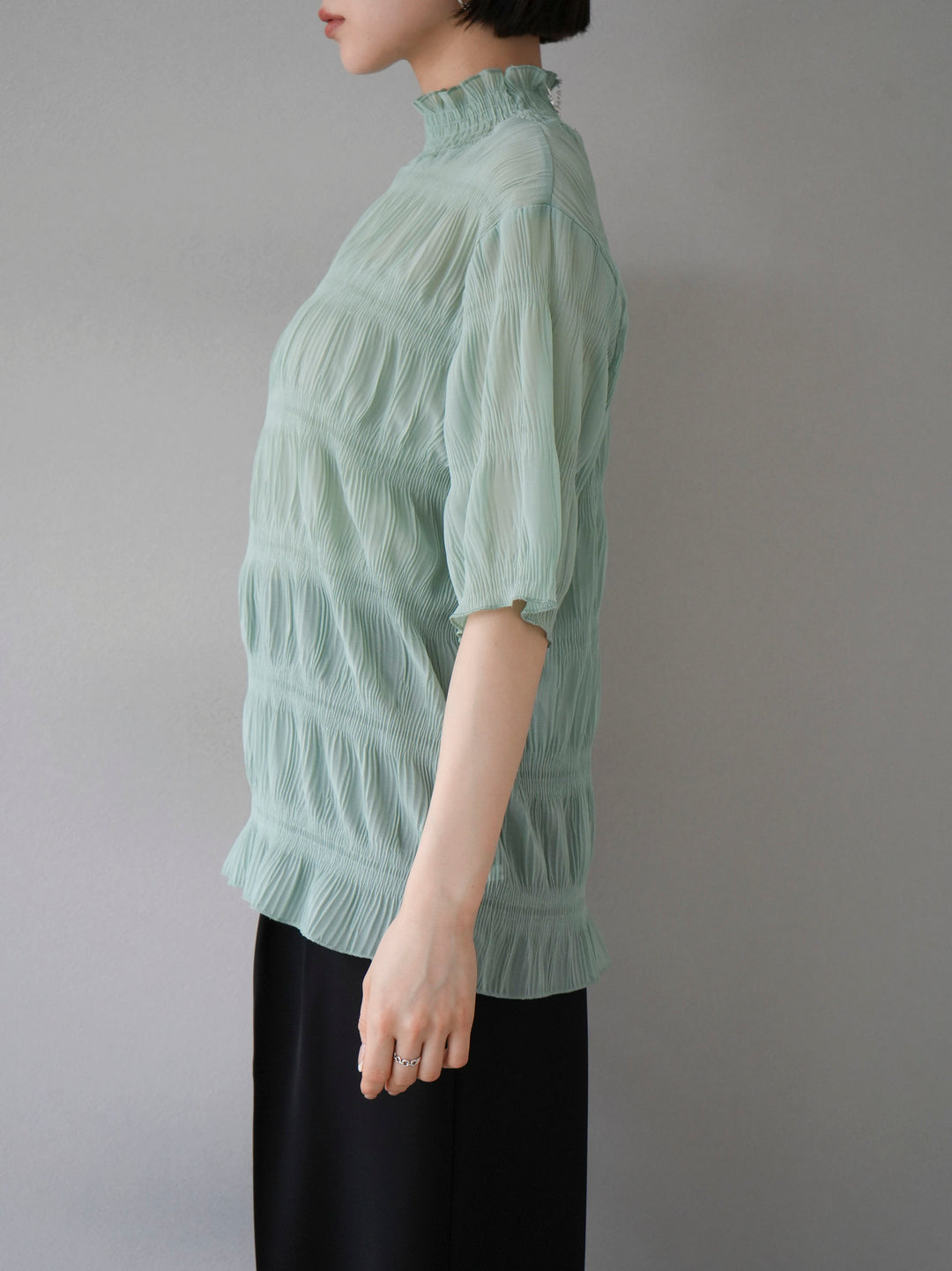 [Pre-order] Shirring Chiffon Half Sleeve Blouse/Mint