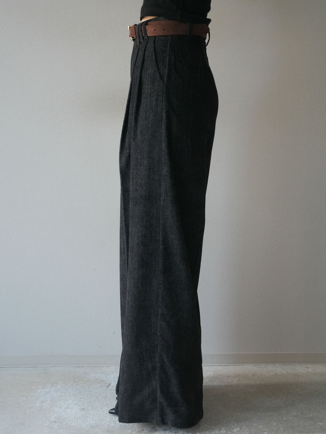 [予約]ベルト付ベルベットワイドパンツ/black