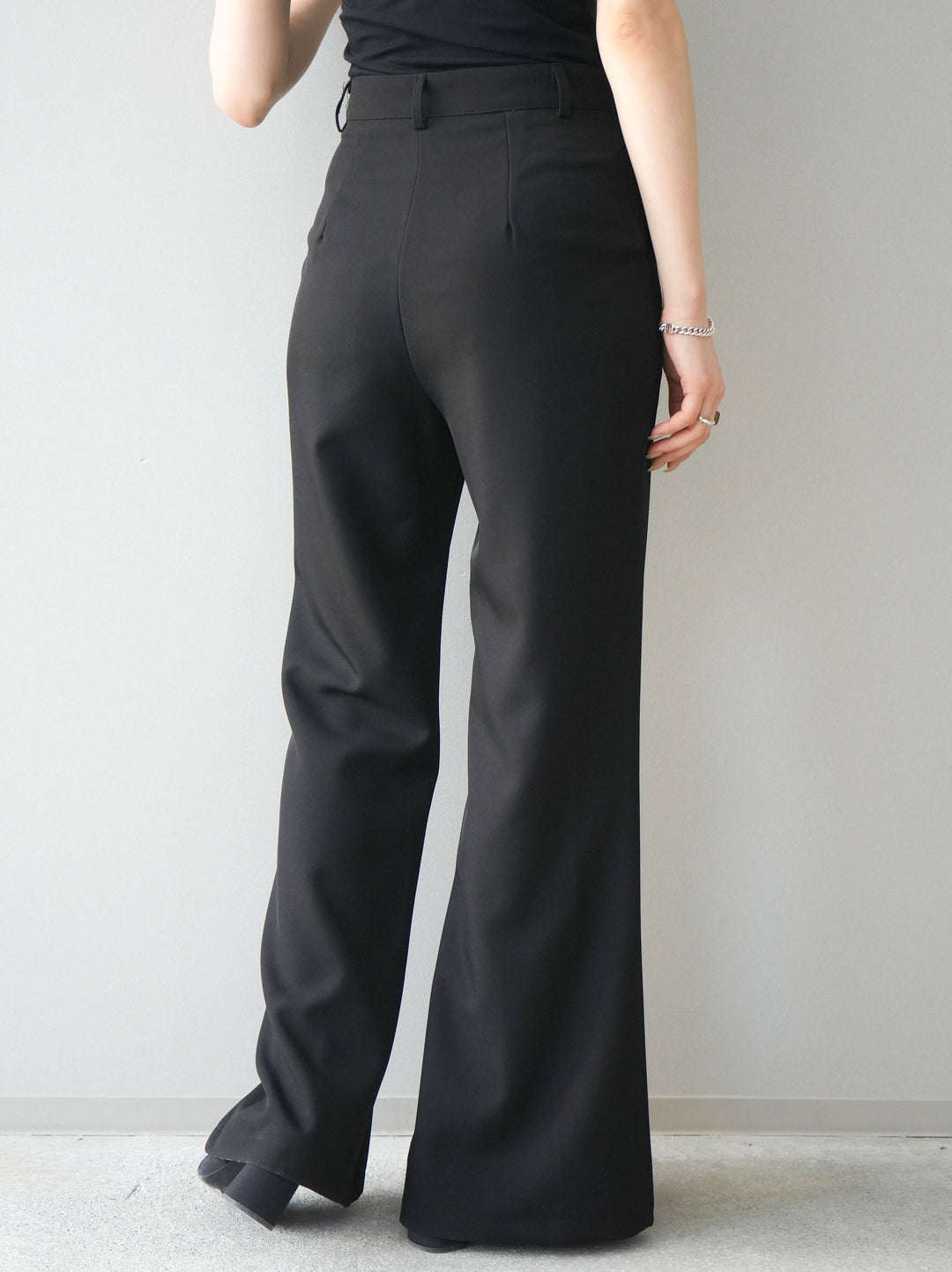 [予約]センターシームフレアパンツ/black