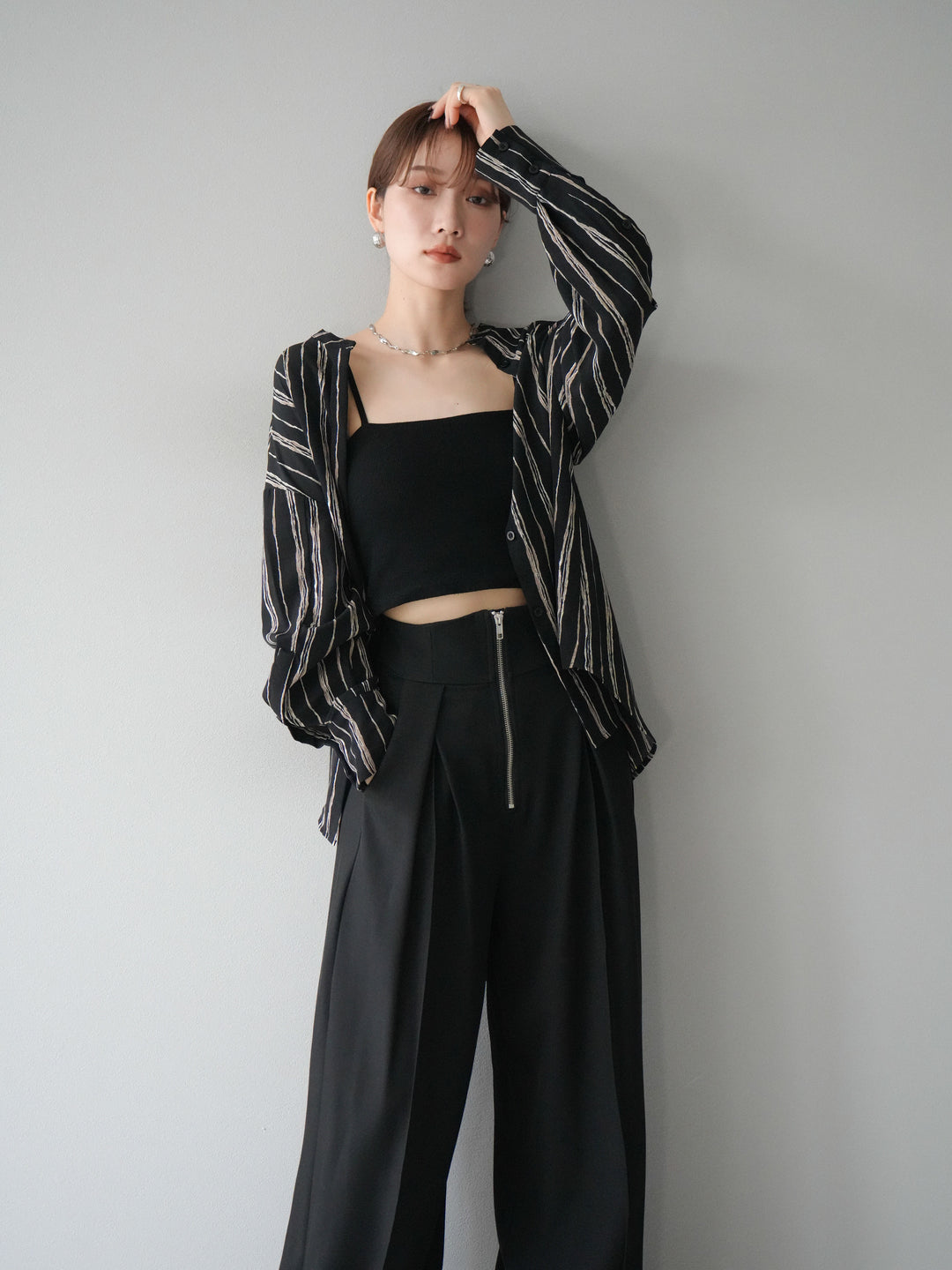 [予約]ペンタッチストライプ2WAYスリーブバンドカラーシャツ/ブラック