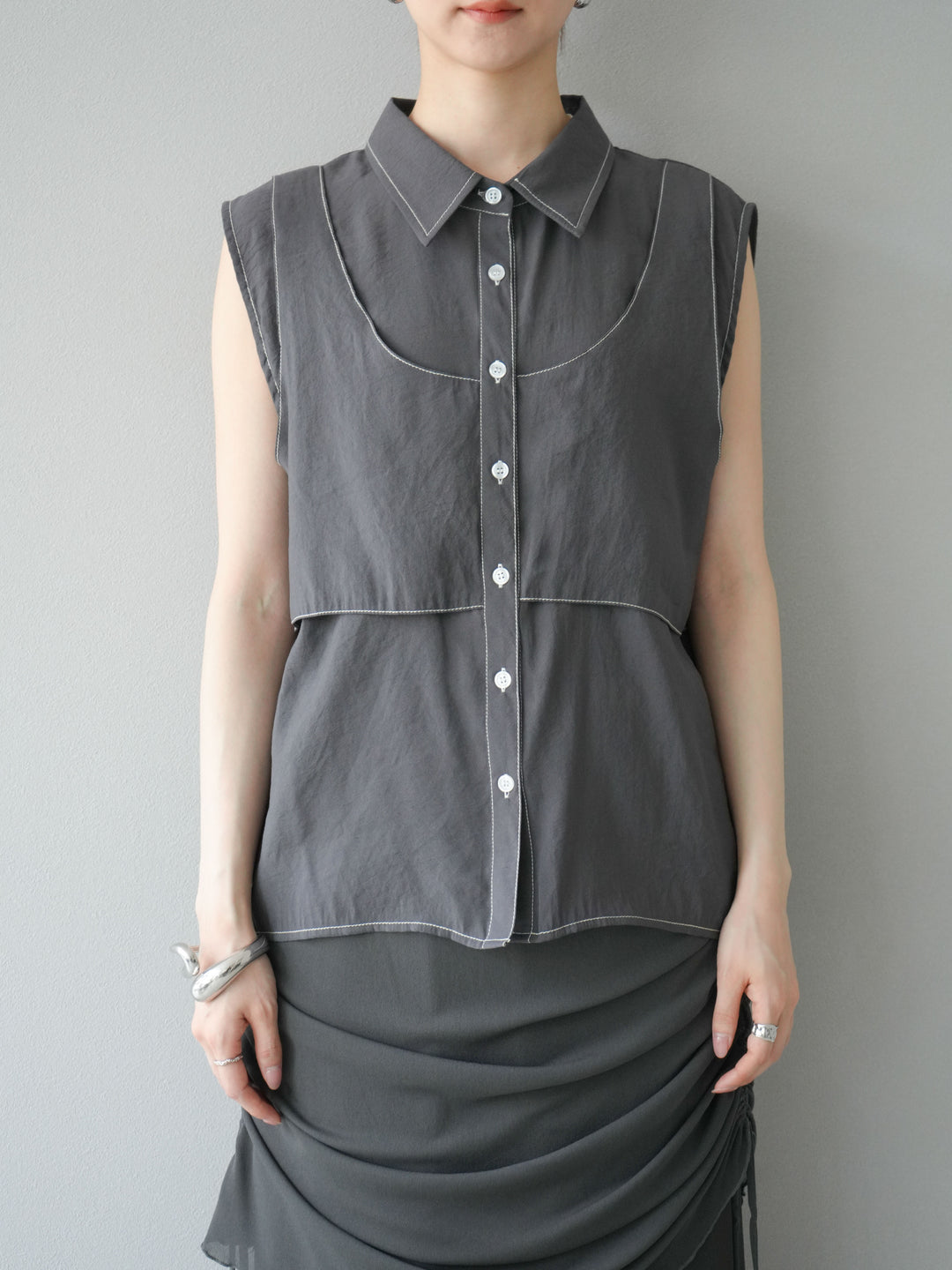 [預訂] 縫合透視多層設計襯衫/炭灰色