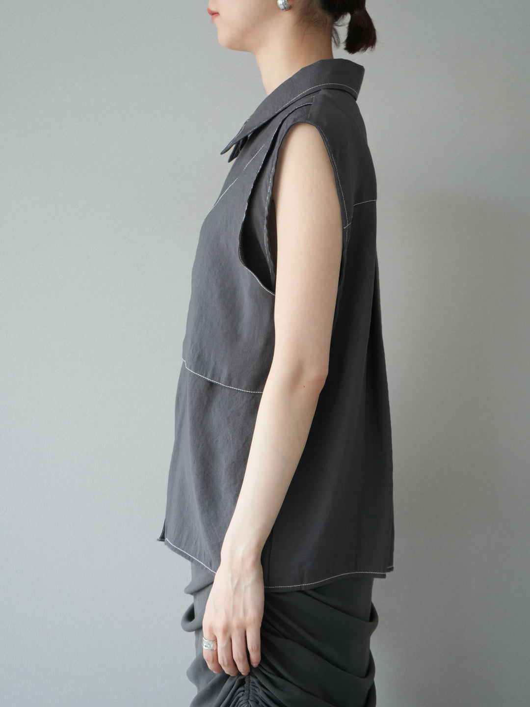 [預訂] 縫合透視多層設計襯衫/炭灰色