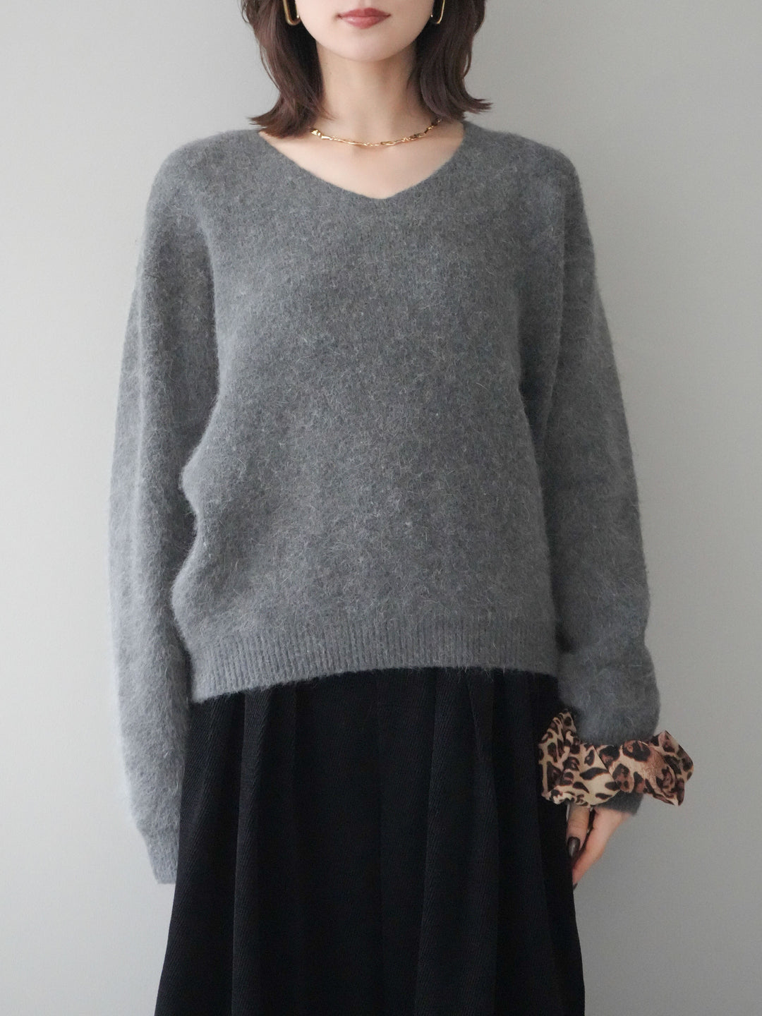 [予約]シュシュ付きアンゴラタッチVネックニットプルオーバー/gray