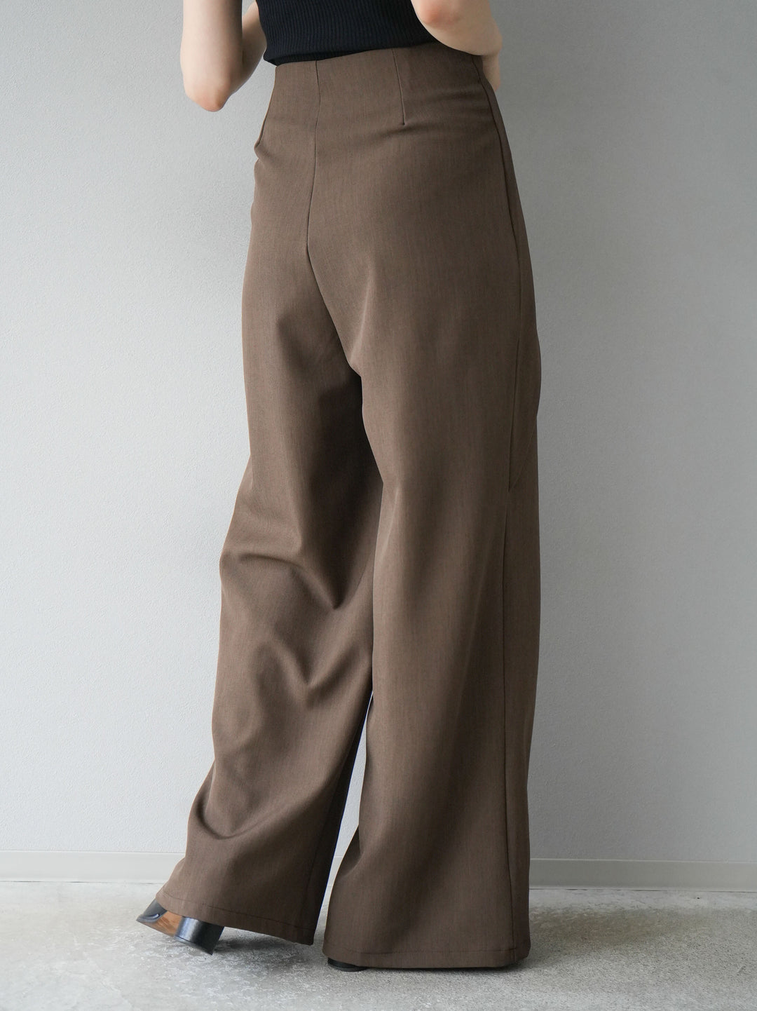 【預訂】裹身休閒褲/棕色