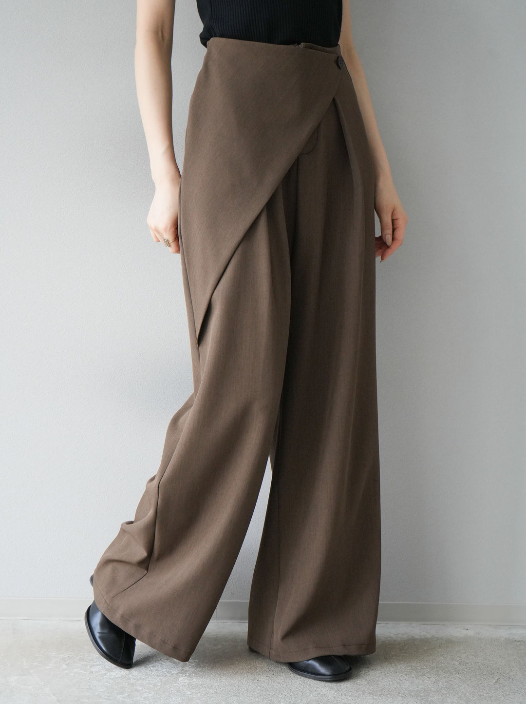 【預訂】裹身休閒褲/棕色