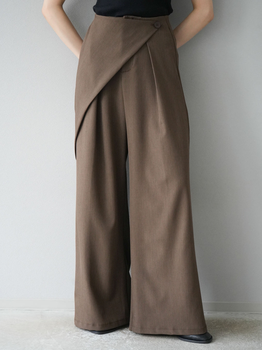 【預訂】裹身休閒褲/棕色