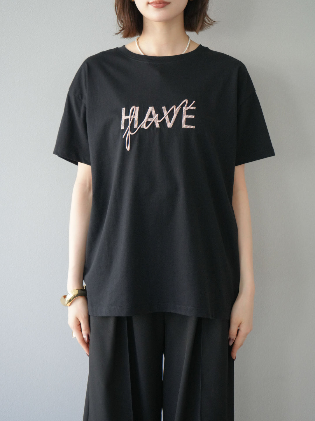 [予約]デザインロゴ刺繍Tシャツ/ブラック