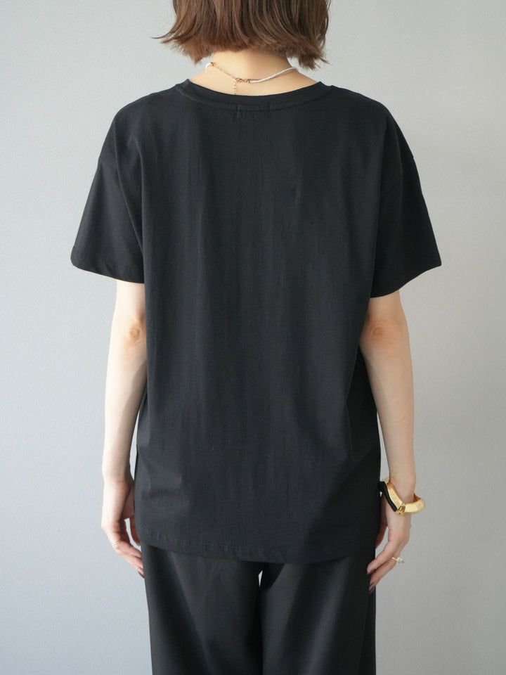 [予約]デザインロゴ刺繍Tシャツ/ブラック
