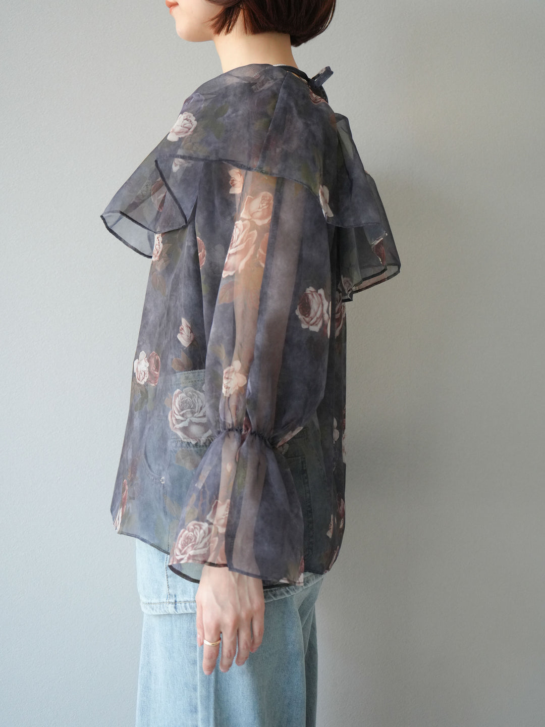 【預購】花朵露肩襯衫/藏青色