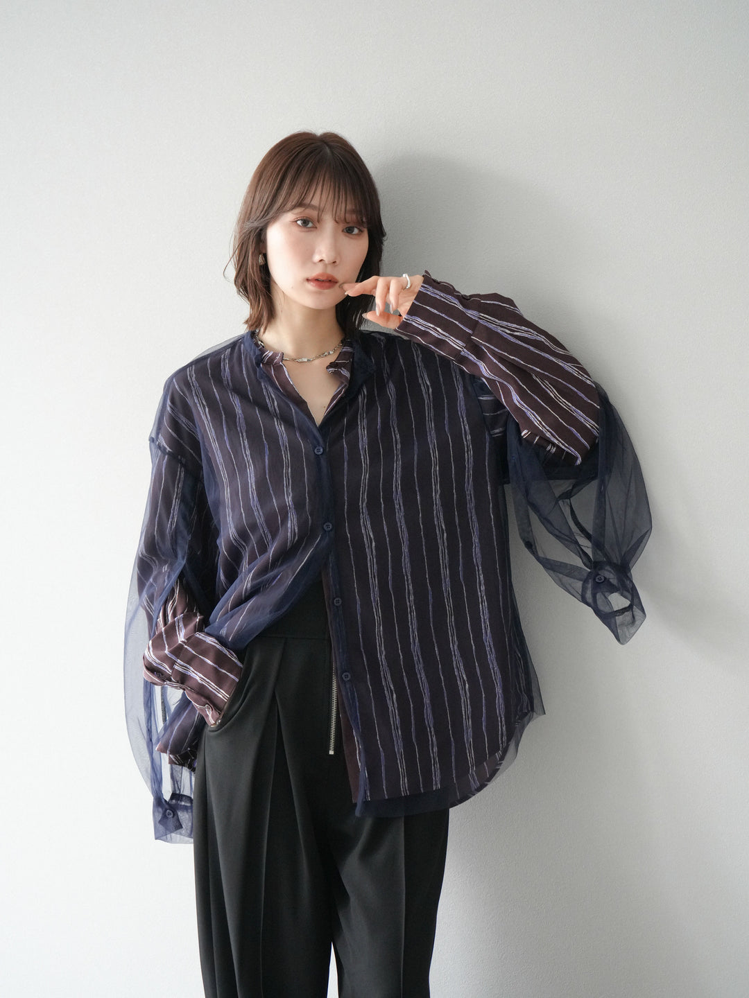 [予約]ペンタッチストライプ2WAYスリーブバンドカラーシャツ/ブラウン