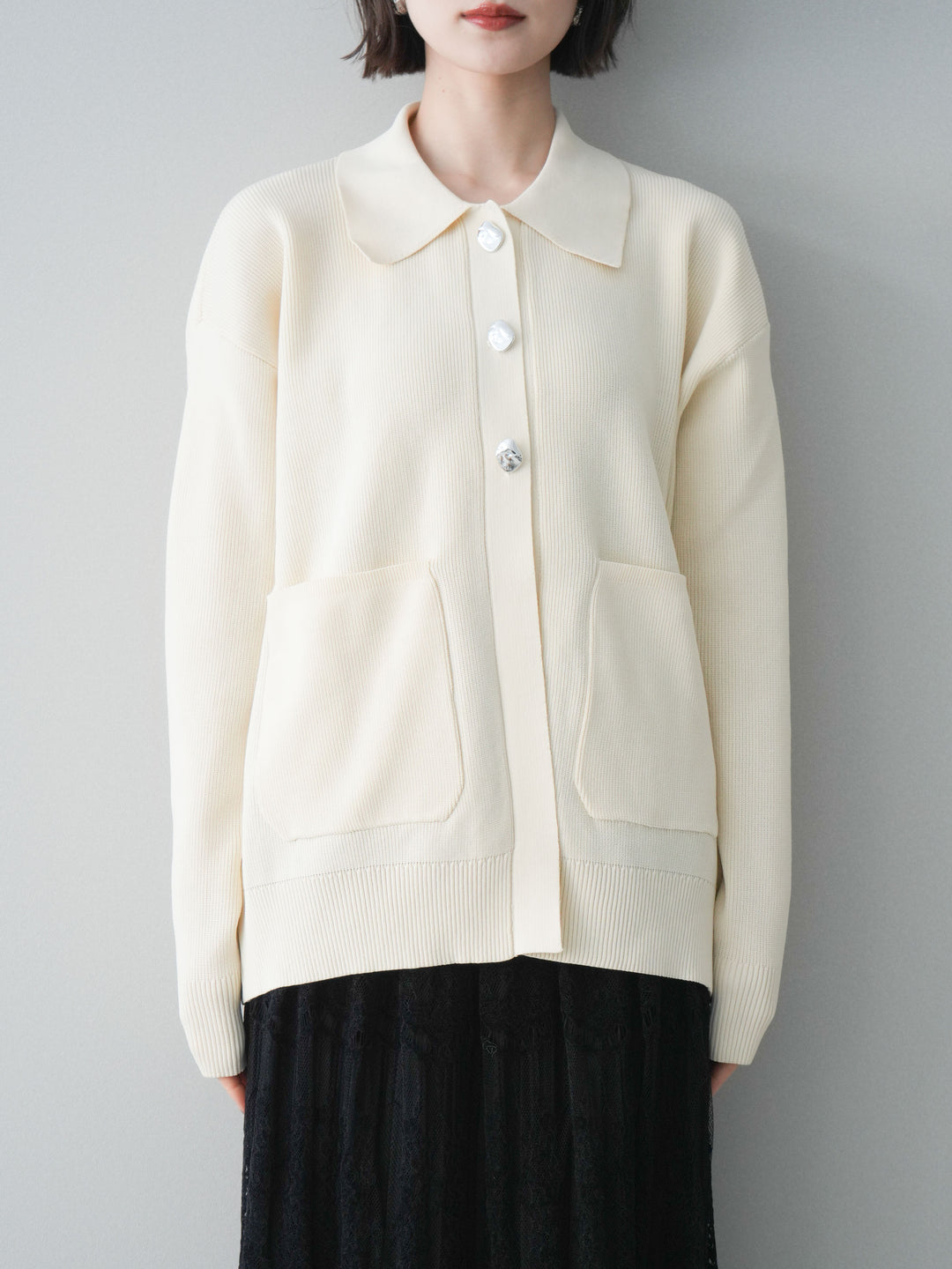 [予約]メタルボタン襟付きポリエステルニットカーディガン/ivory