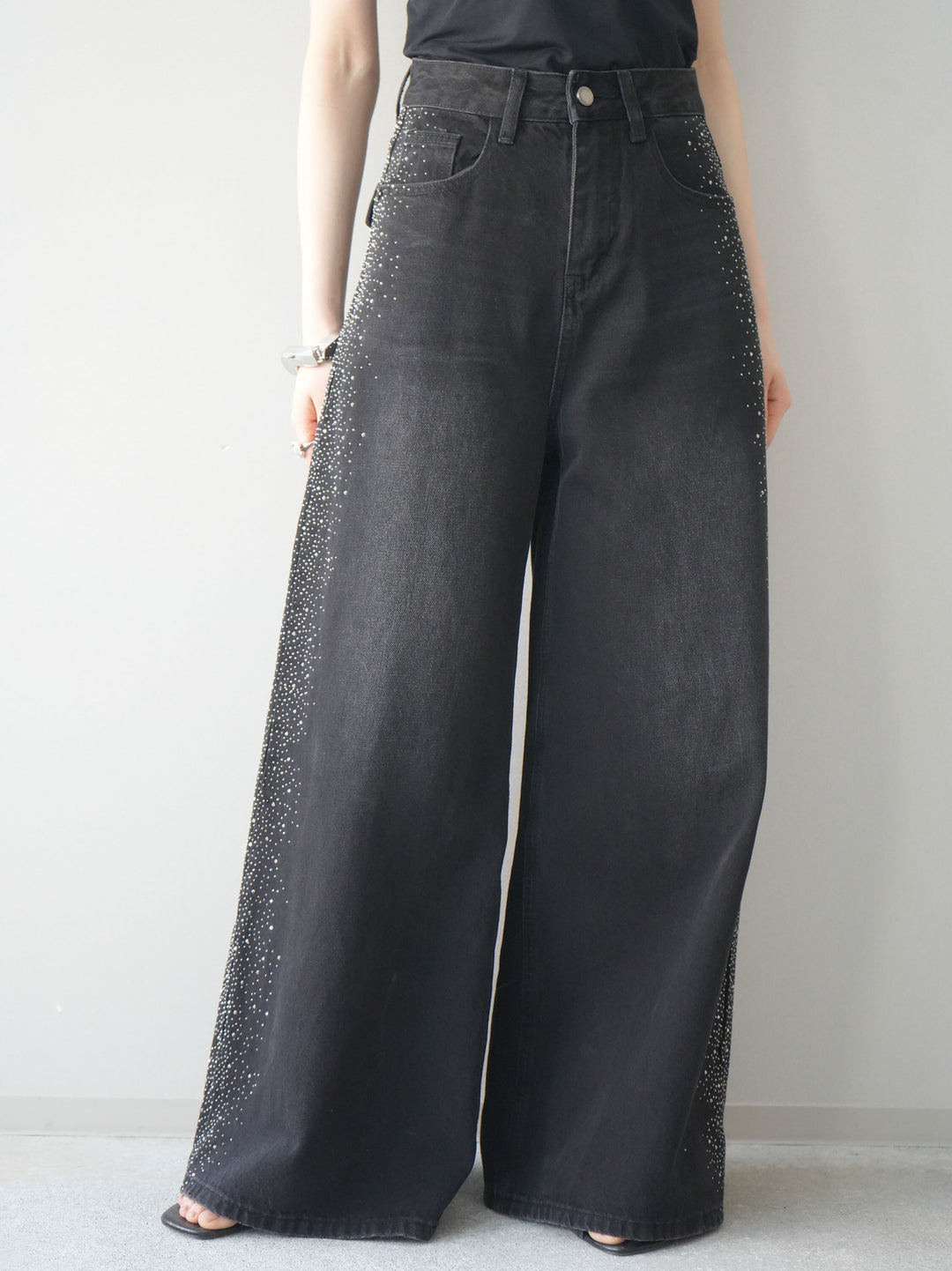 [予約]サイドビジューワイドデニムパンツ/black