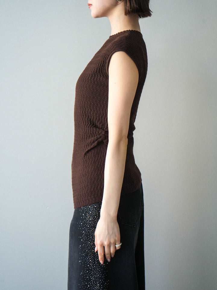 [予約]サイドシャーリングボトルネックノースリーブニットプルオーバー/brown