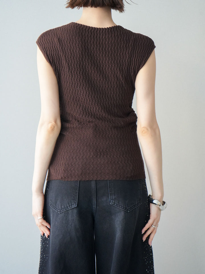 [予約]サイドシャーリングボトルネックノースリーブニットプルオーバー/brown