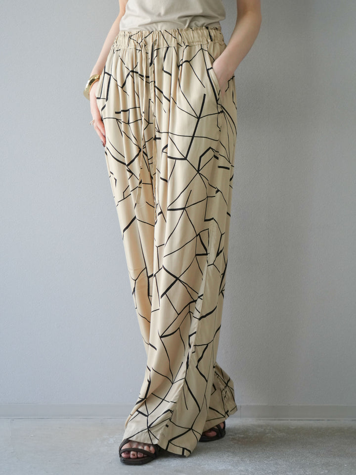[予約]ビスコースサテンプリントタックイージーパンツ/ベージュ