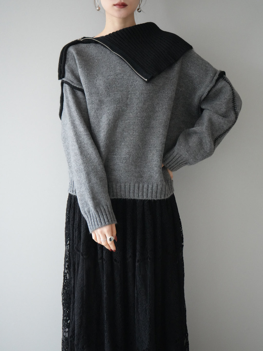 [予約]ZIPハイネックバイカラーニットプルオーバー/charcoal